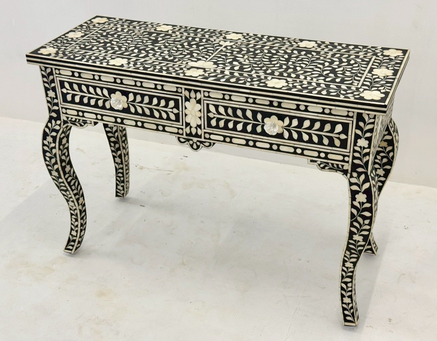 Black inlay table