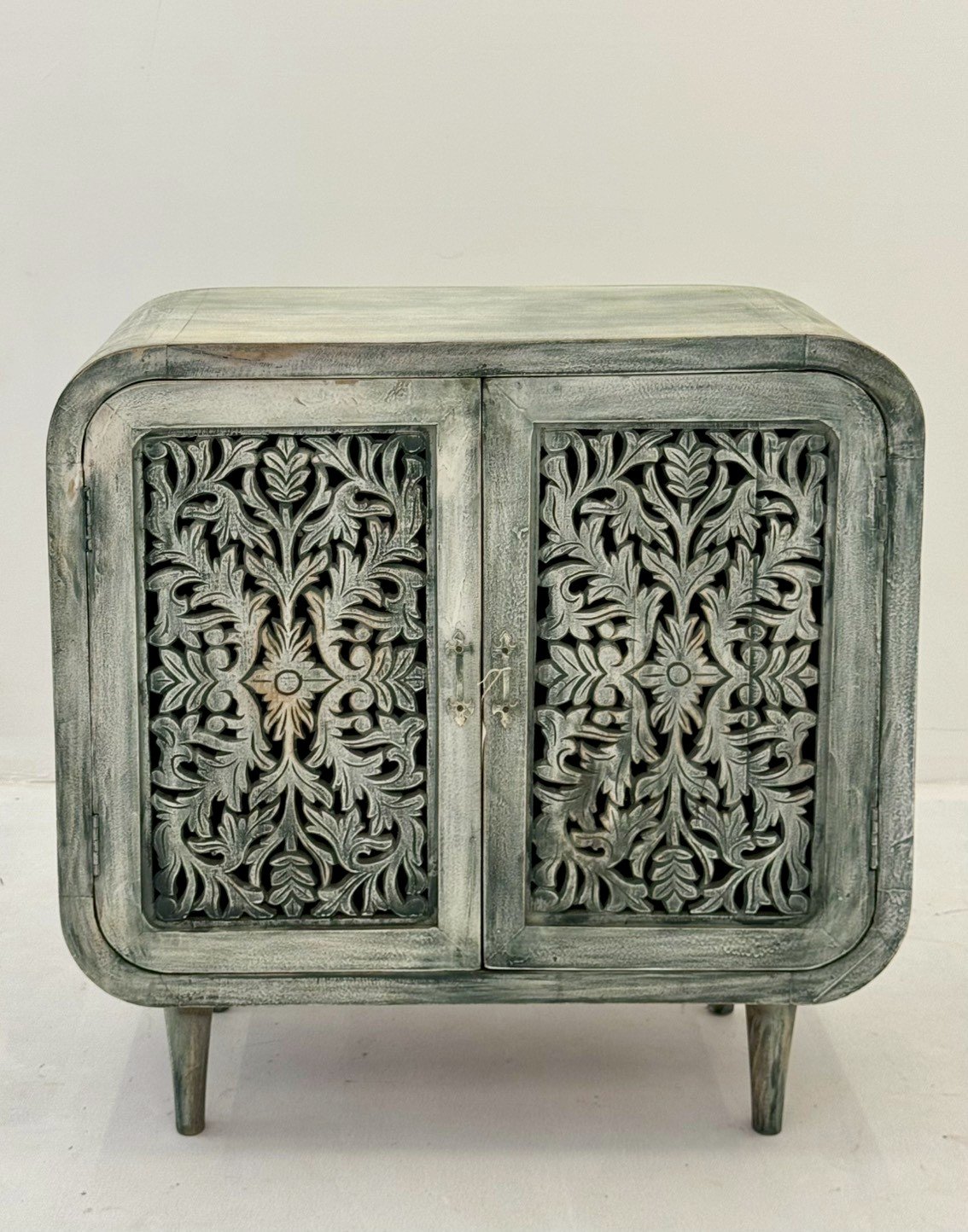 Curved Cabinet