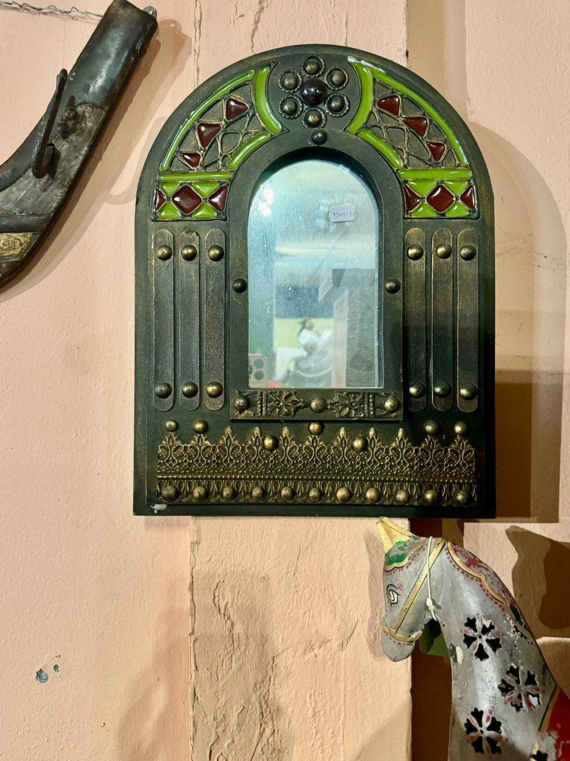 Hanging mirrors