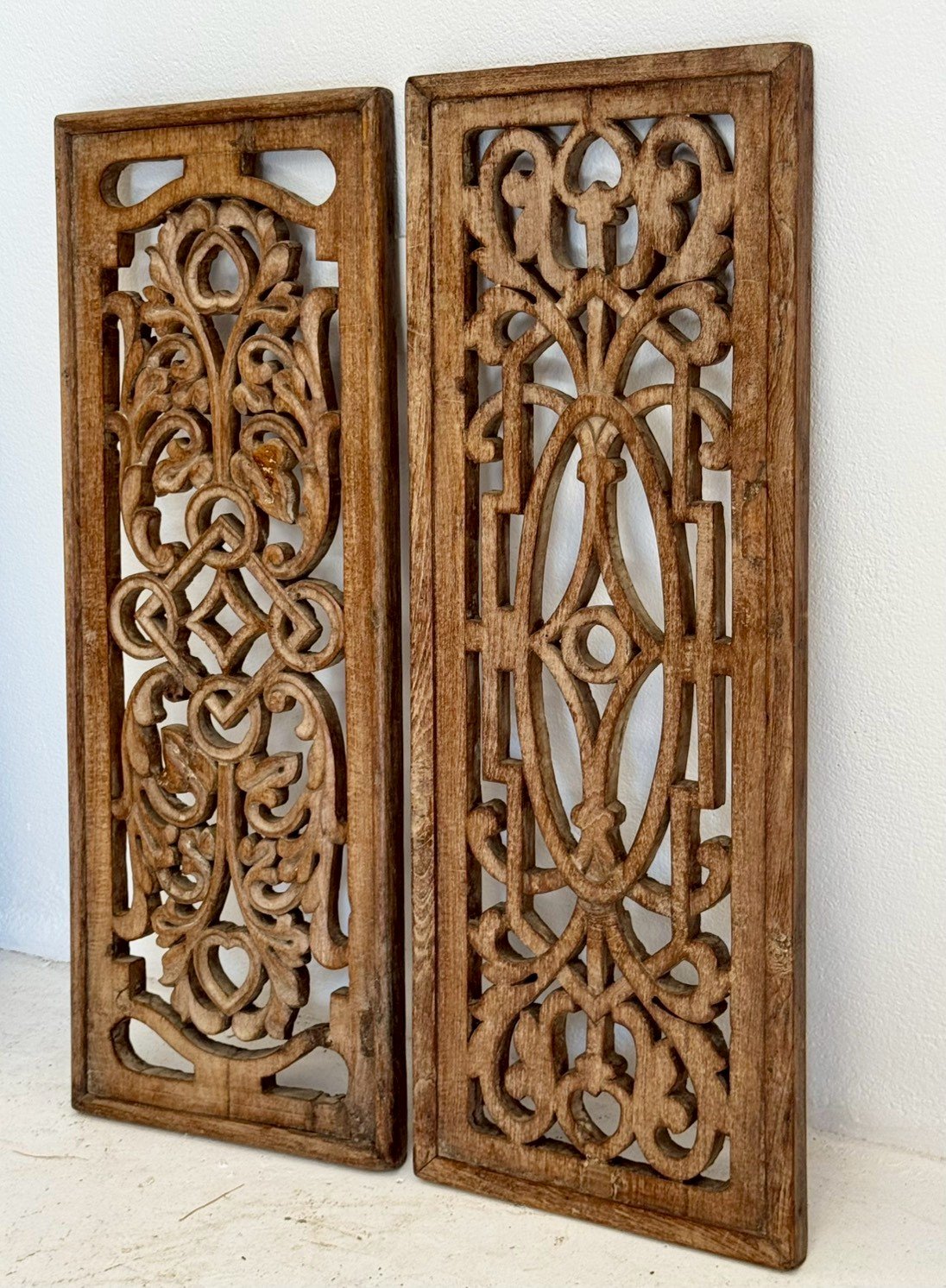 Jali Open Work Carving Panel – Hand-Carved Jali Panel with Floral Lattice & Arched Borders W30 x D3 x H81 cm