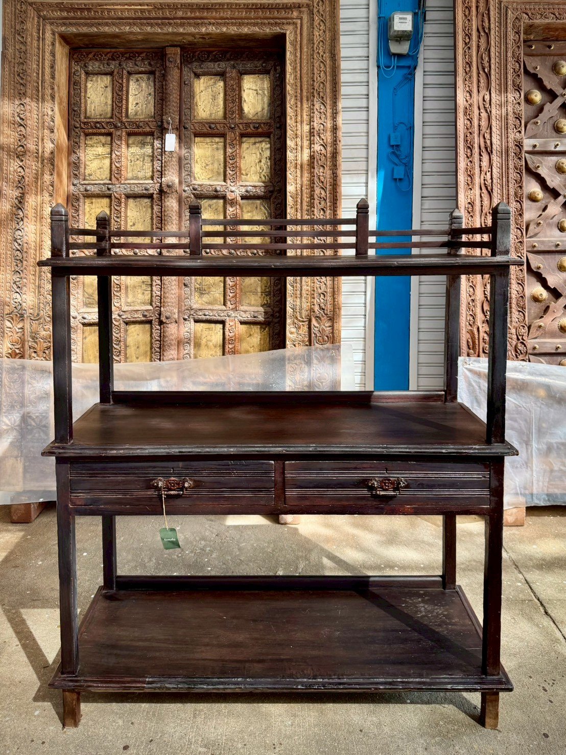 Table with rack