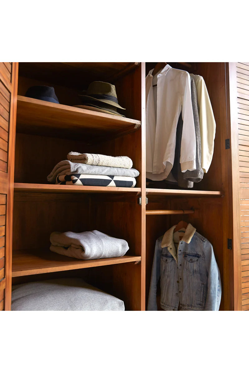 Wardrobe with six shelves