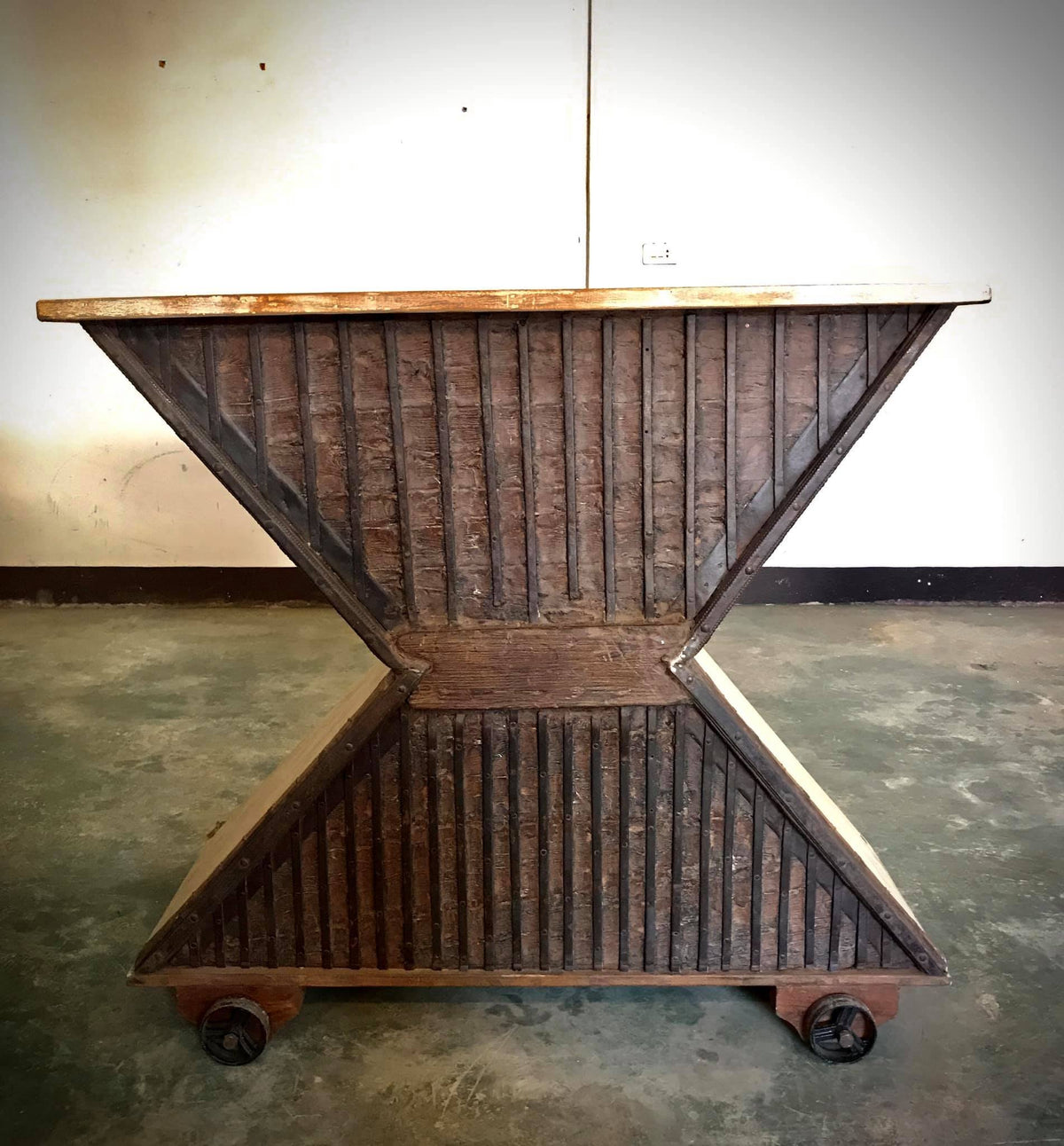 Wooden wine bottle cabinet