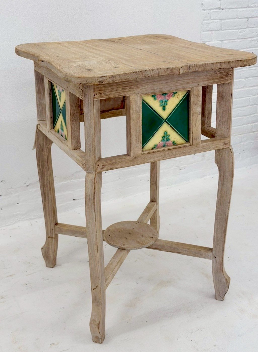 accent table