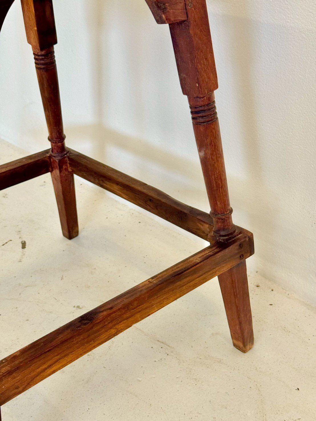  accent table