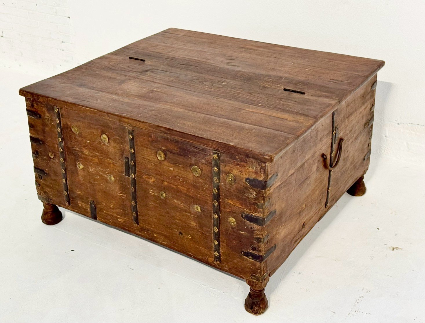 Antique Wooden Box Coffee Table – Wooden Box Coffee Table with Storage W86 x D76 x H47 cm - RIVO HOMES