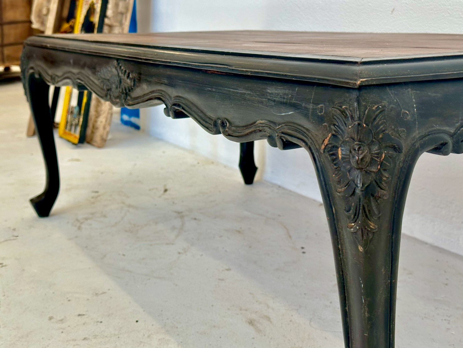 antique style table