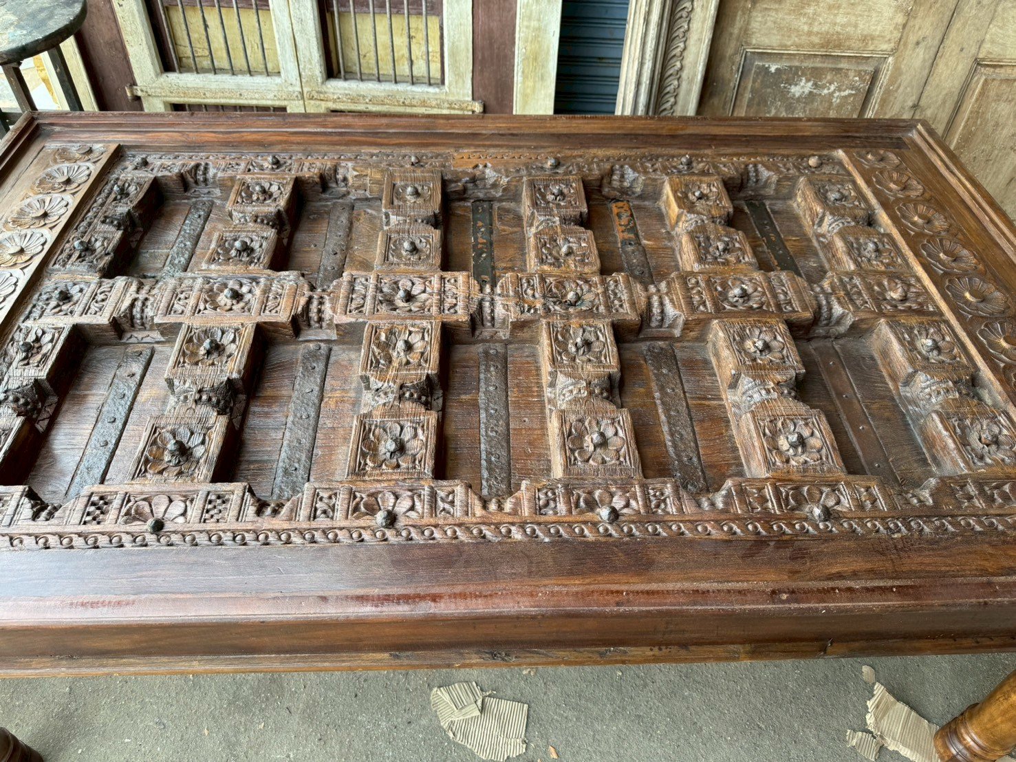  antique wooden dining table