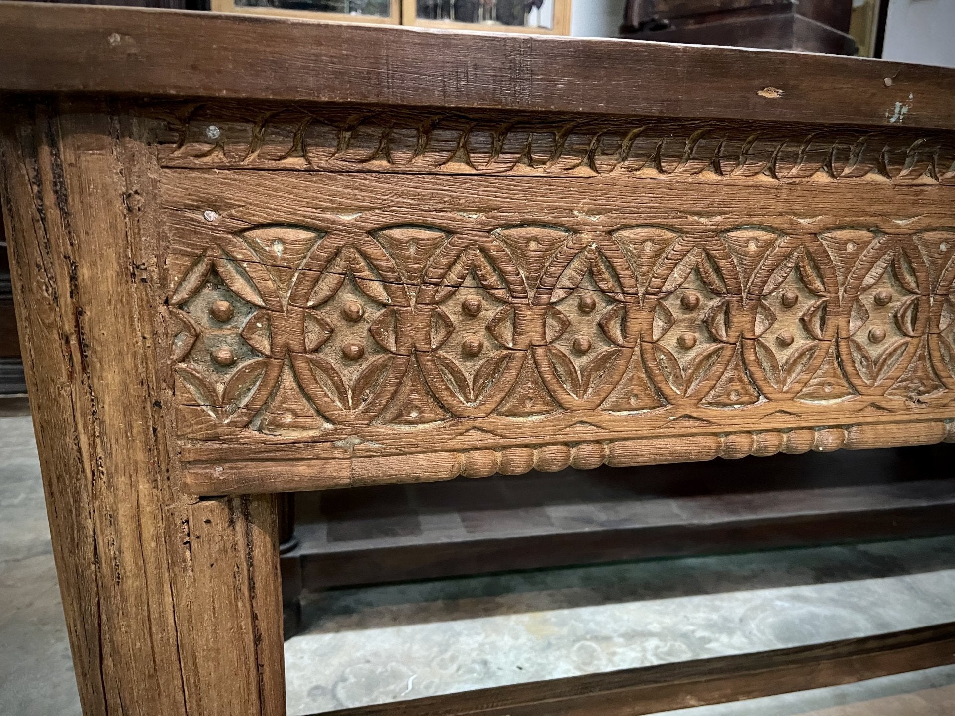 Artisanal Carved Console Table – Carved Wooden Console W172 x D38 x H83 cm. - RIVO HOMES
