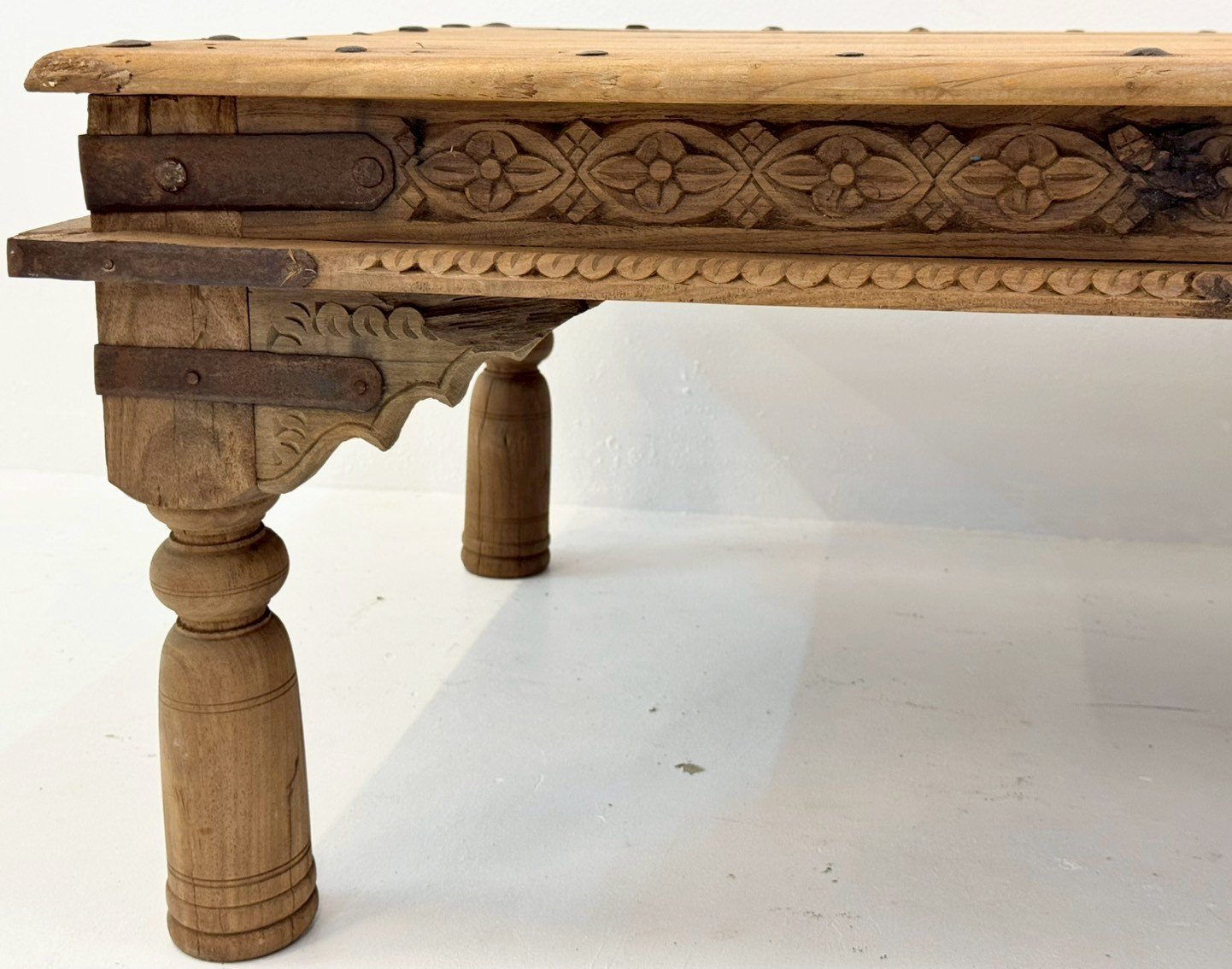 Barn Village Coffee Table 160 cm Wide – Thick Plank Top with Aged Patina, Turned Wooden Legs, Solid Mango Wood, Rustic Farmhouse Coffee Table for Living Rooms - RIVO HOMES