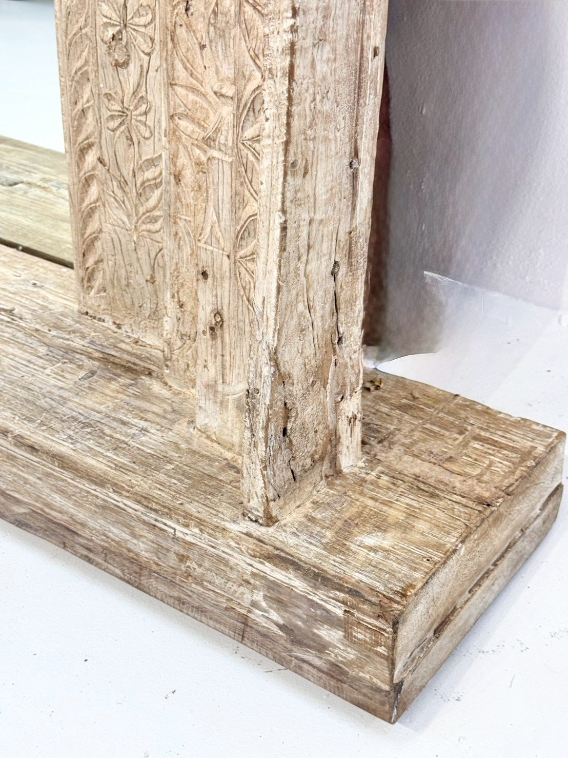 border carving mirror