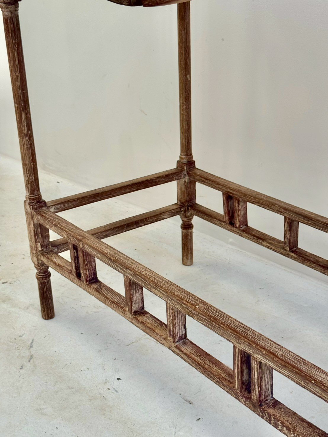 Carved Apron Wooden Table – Carved Apron Table with Lattice Shelf and Weathered Finish W75 x D42 x H70 cm - RIVO HOMES