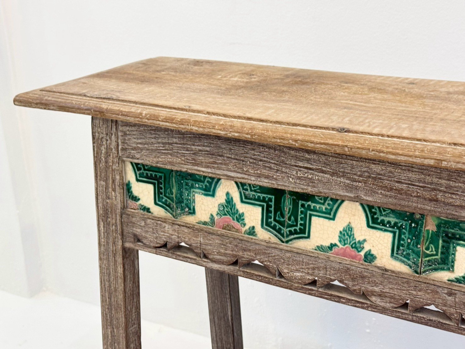Cedar Console Table Extra-Long 224 cm – Vintage Tile Inlays, Intricate Cutout Apron, Functional Lower Shelf, Solid Mango Wood - RIVO HOMES