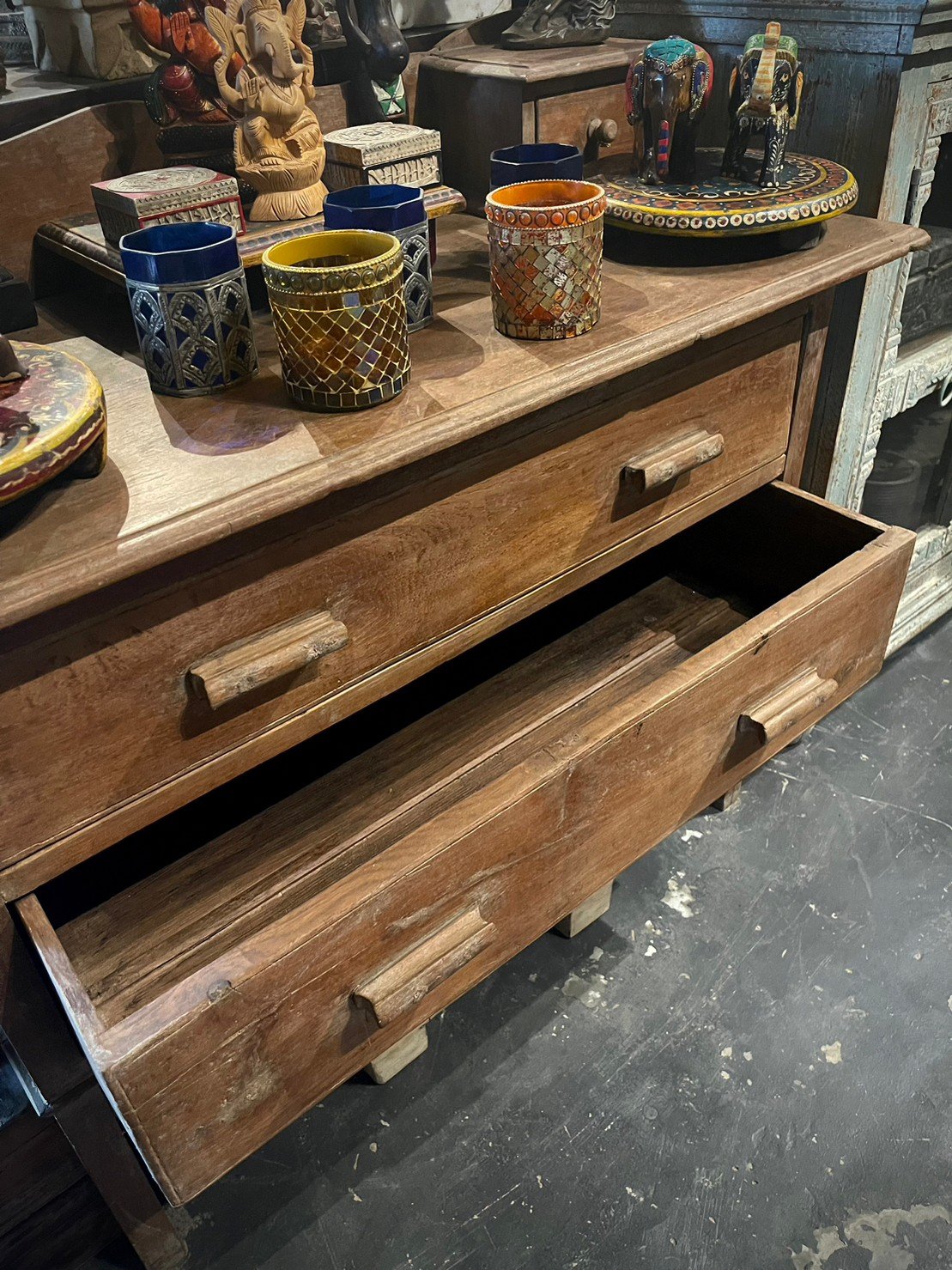 chest with drawers