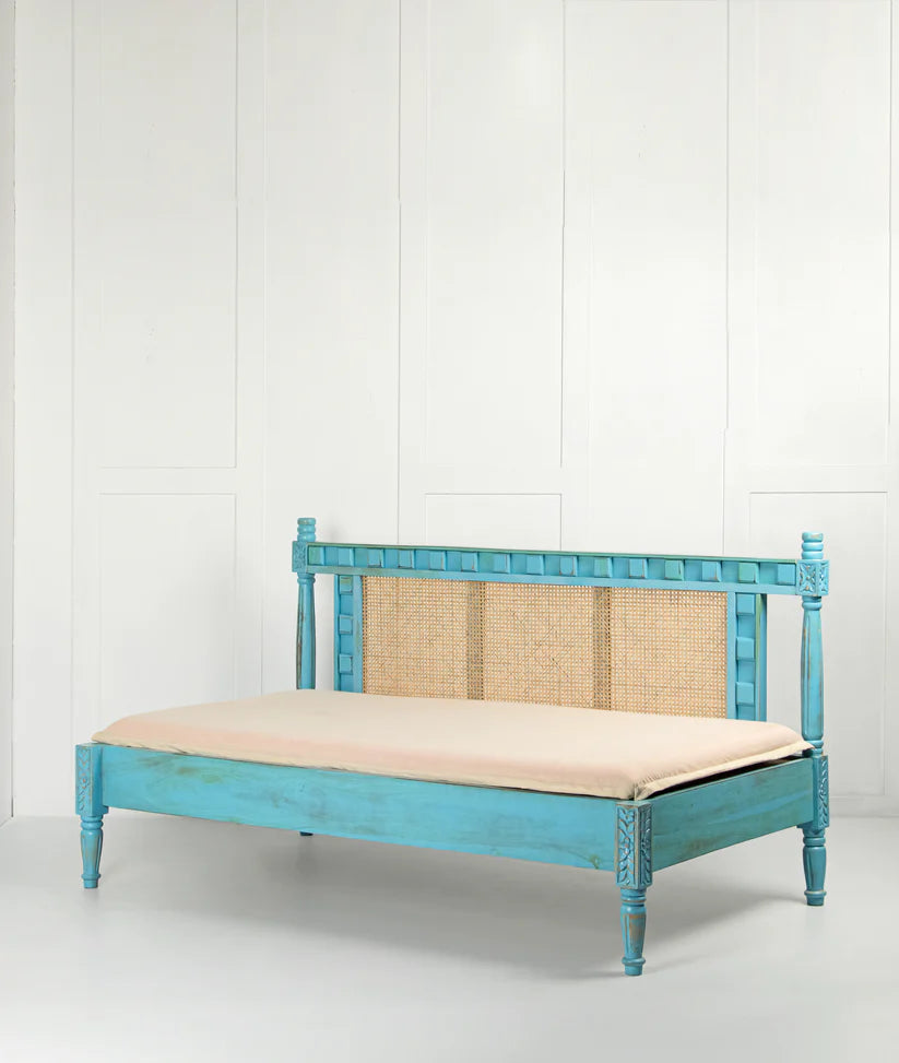 colonial rustic daybed