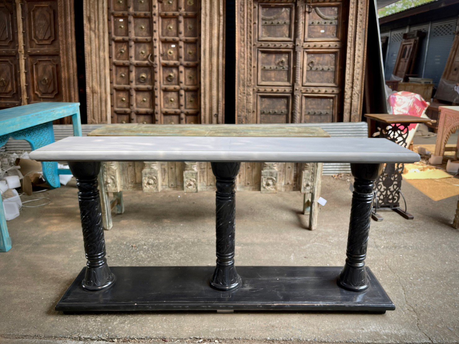 Column Legged Console Table – Black Base Console Table with Roman-Style Pillars W178 x D38 x H89 cm - RIVO HOMES