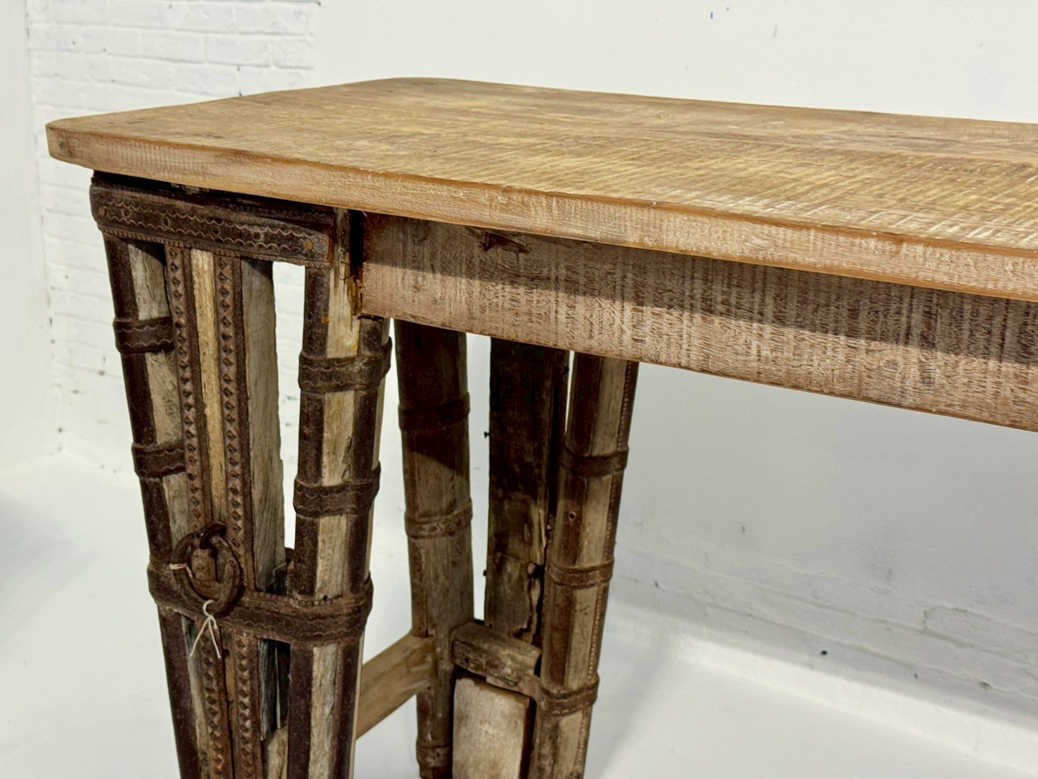console table for hotels