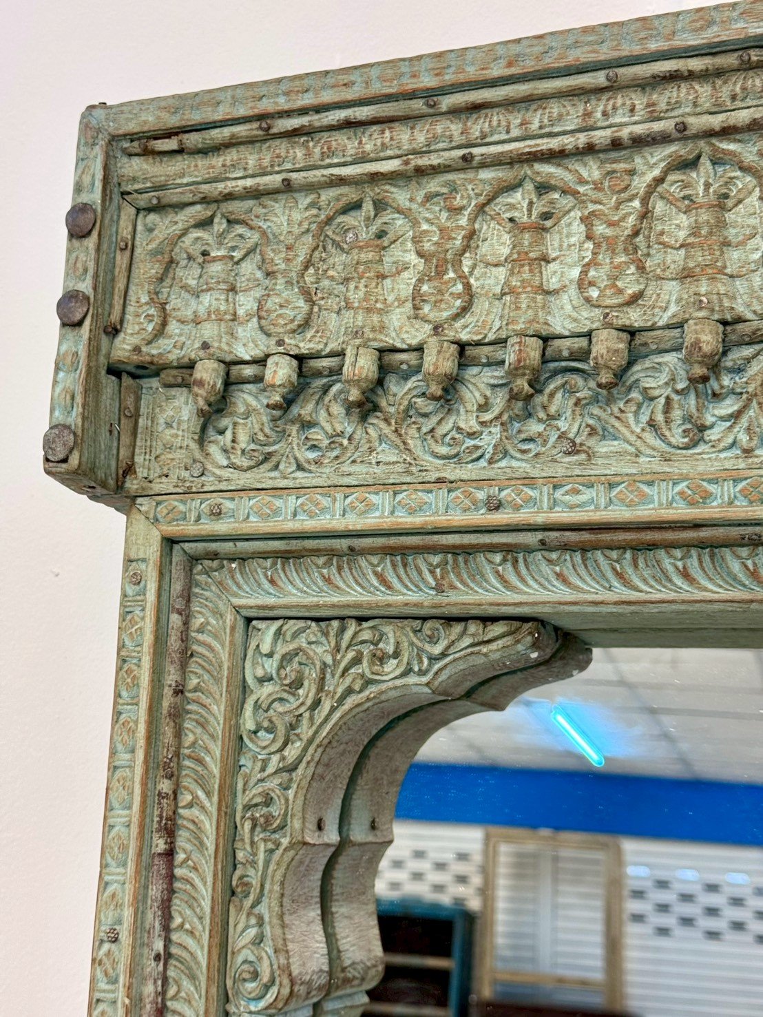 Crown Tall Mirror – Grand Full-Length Tall Mirror with Carved Crown and Weathered Frame W74 x D16 x H202 cm - RIVO HOMES