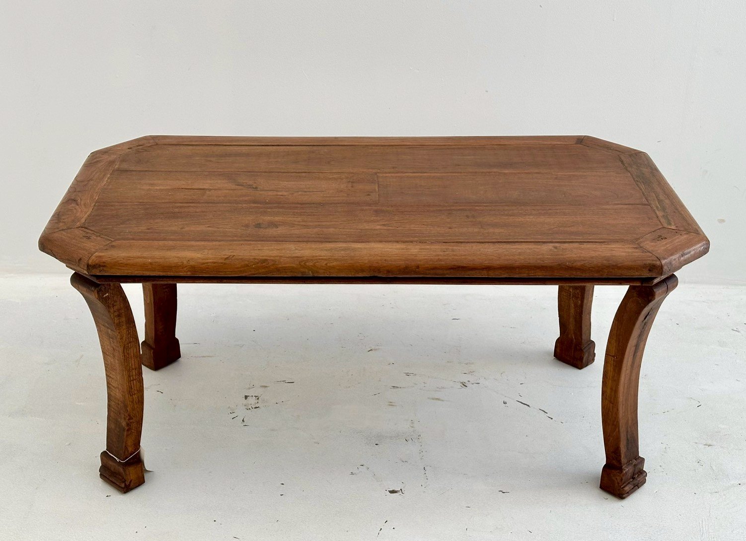 Curved Leg Coffee Table – Solid Wood Coffee Center Table with Cabriole Legs W106 x D59 x H46 cm - RIVO HOMES