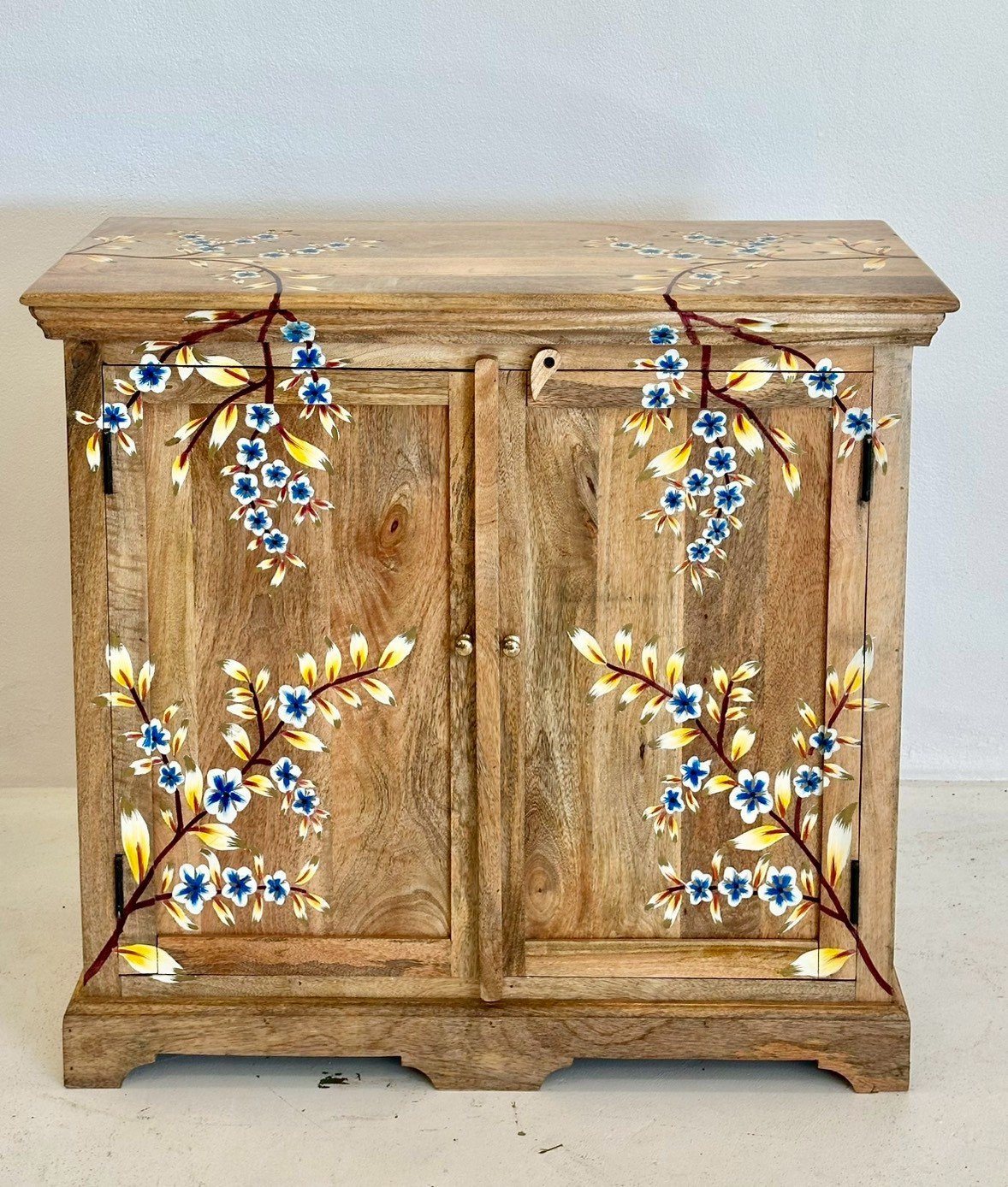 decoration cabinet