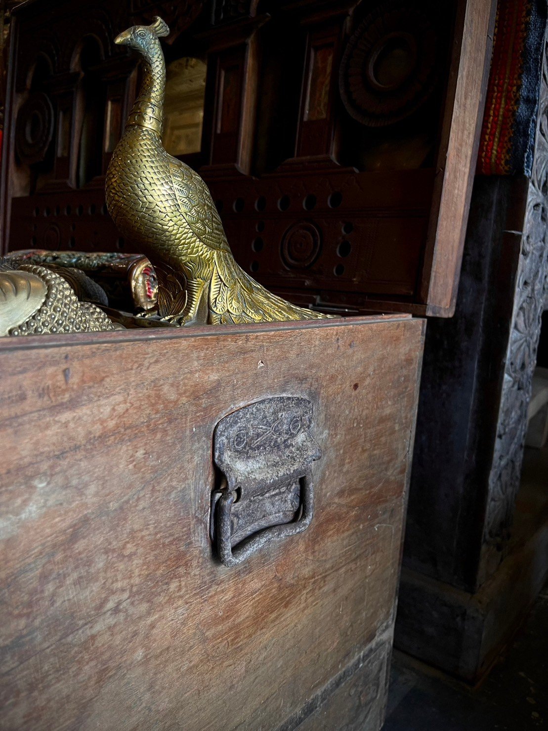  decorative storage trunk