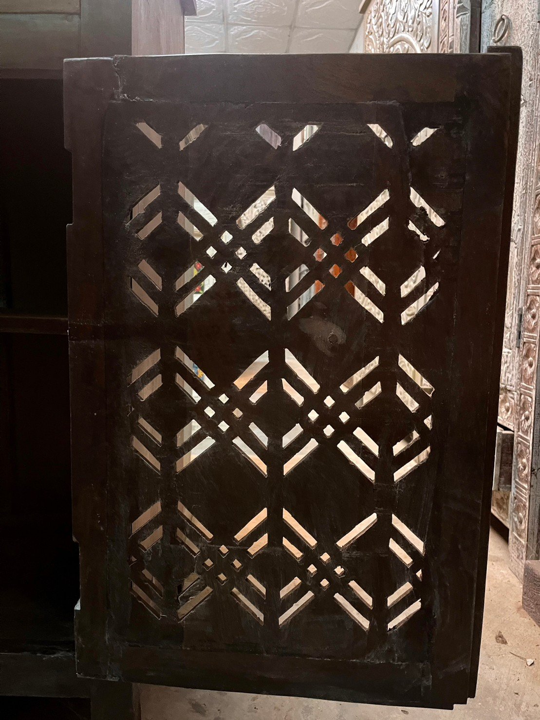 diagonal mesh cabinet