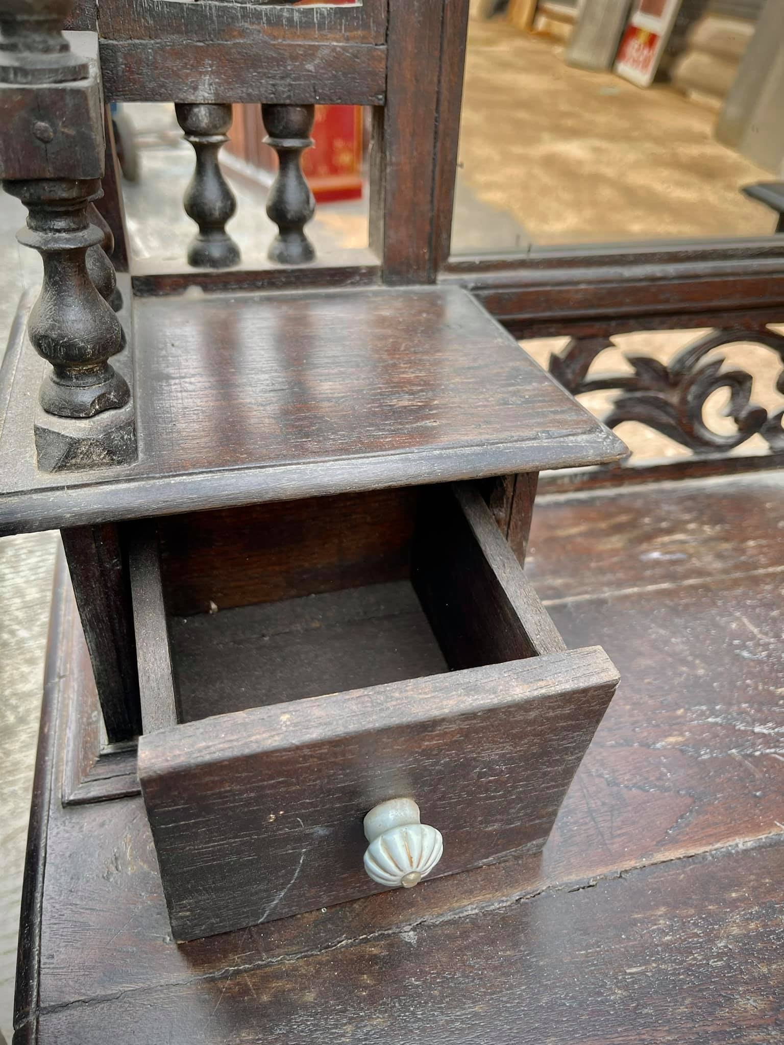 dressing vanity