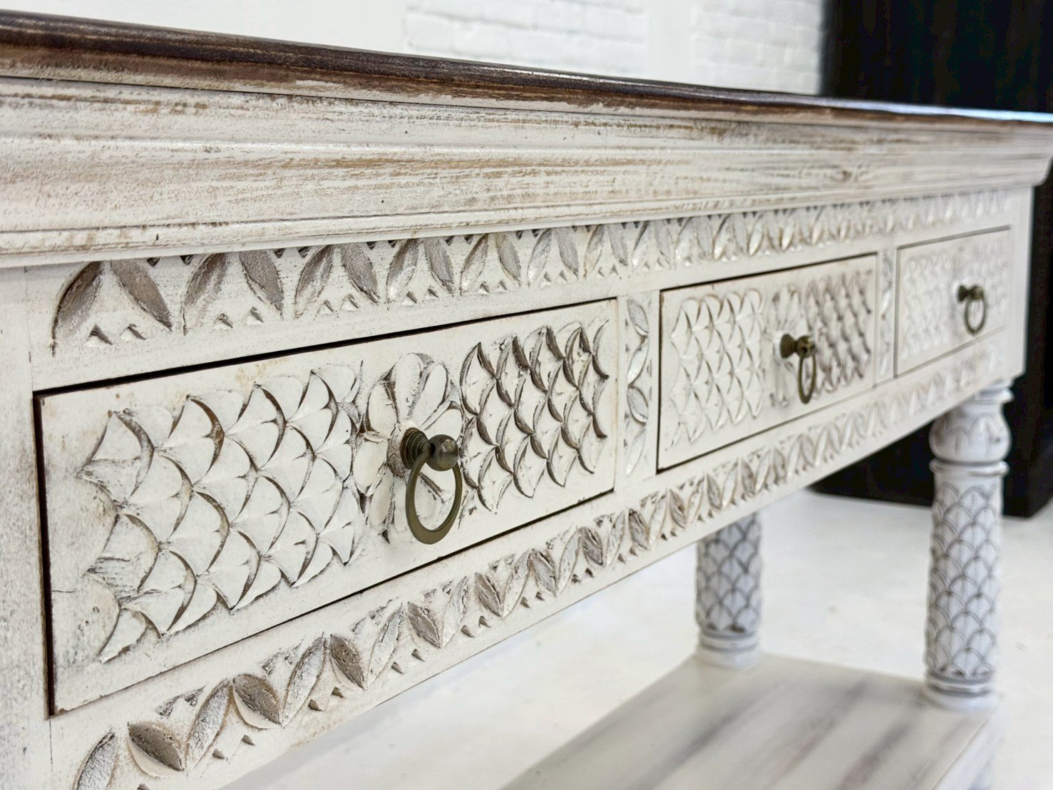 Dual Tone Console Table – White Console Table with Dark Wood Top and Lattice Drawers W150 x D40 x H75 cm - RIVO HOMES