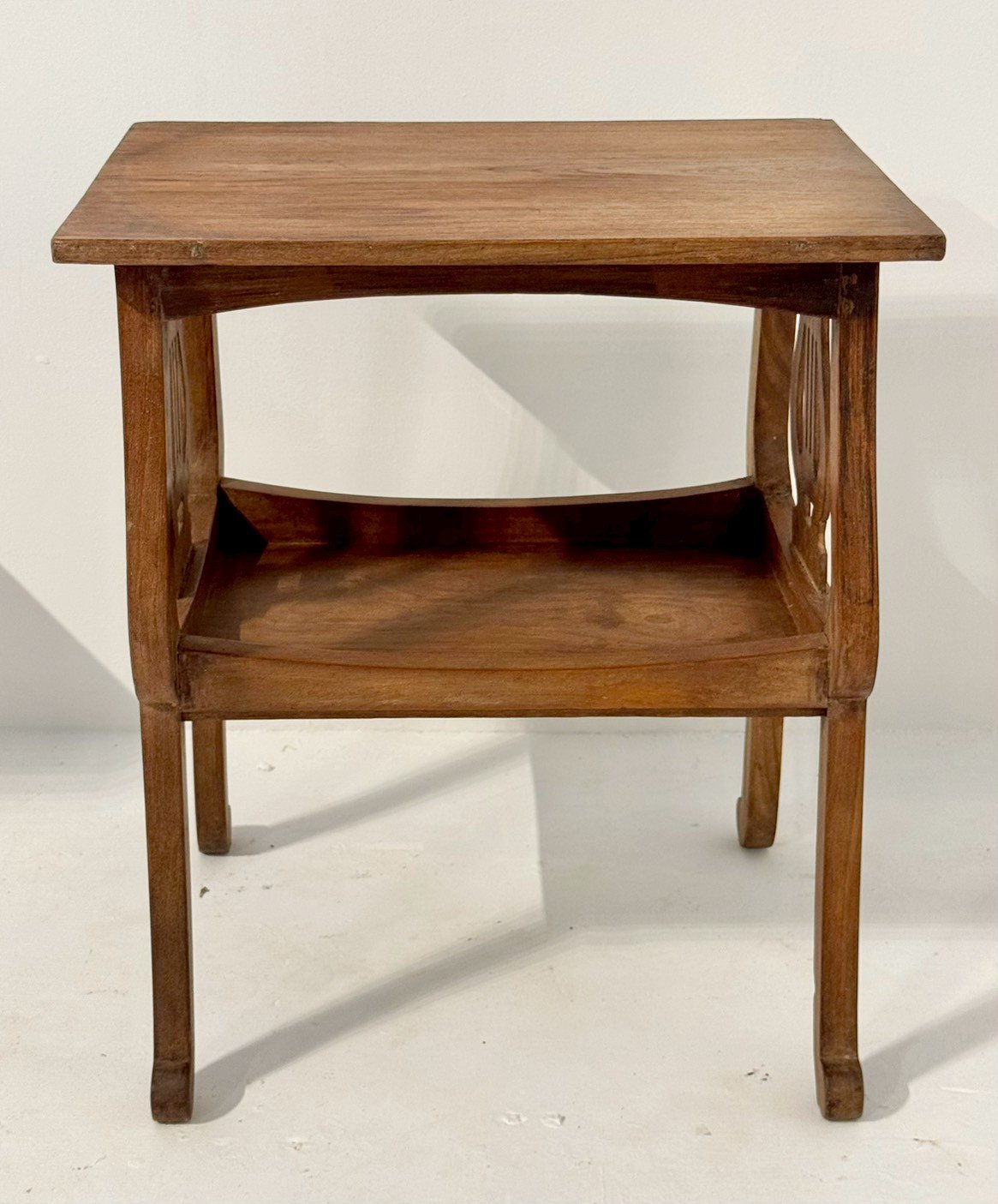 dual tier table
