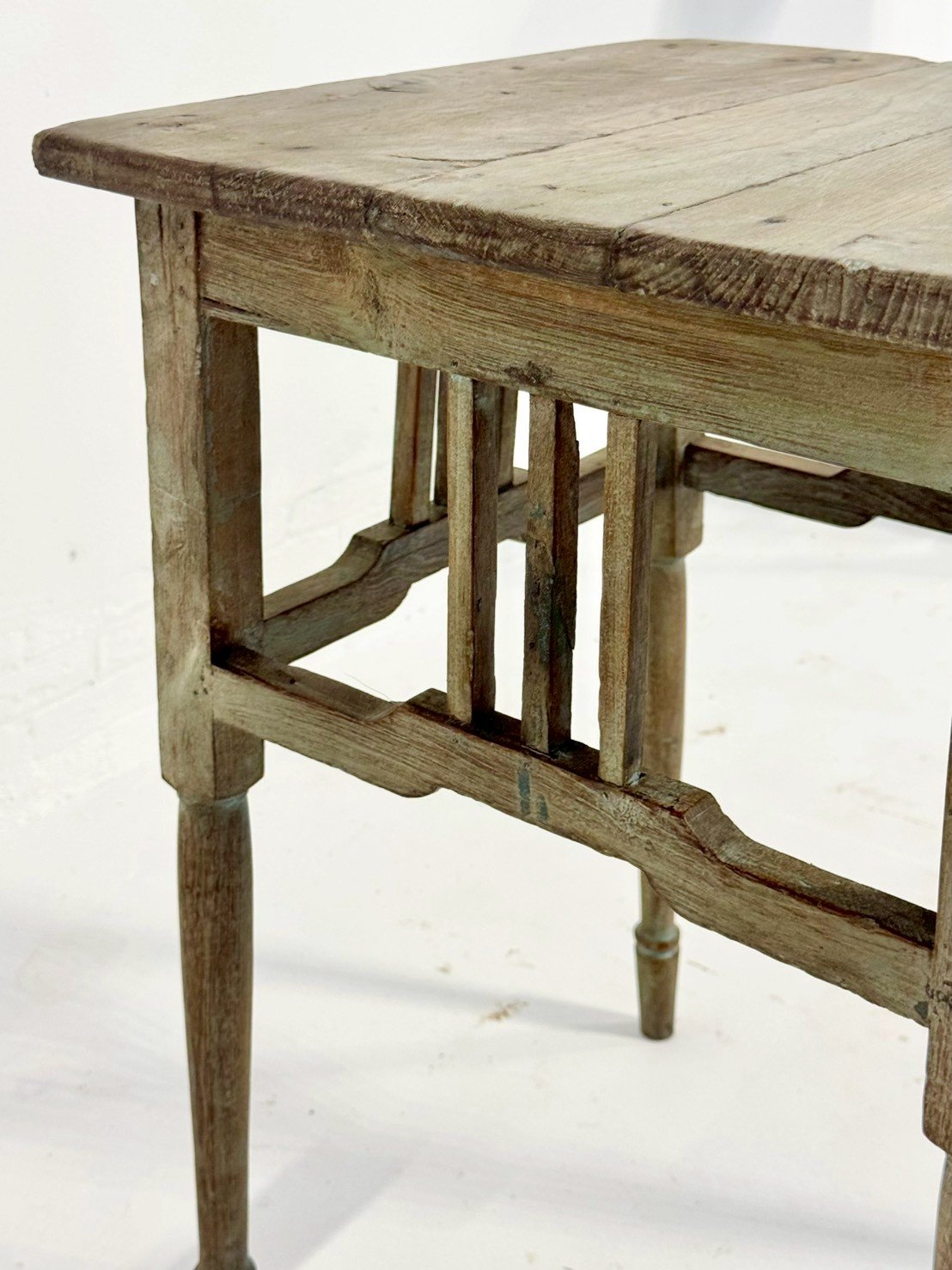 elegant design table