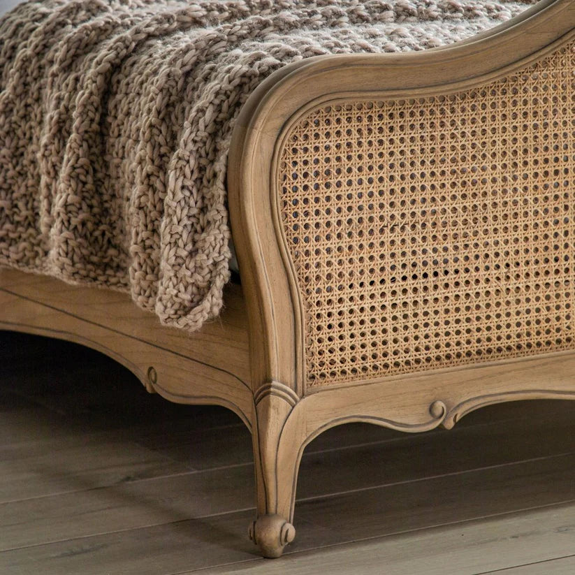  elegant queen rattan bed