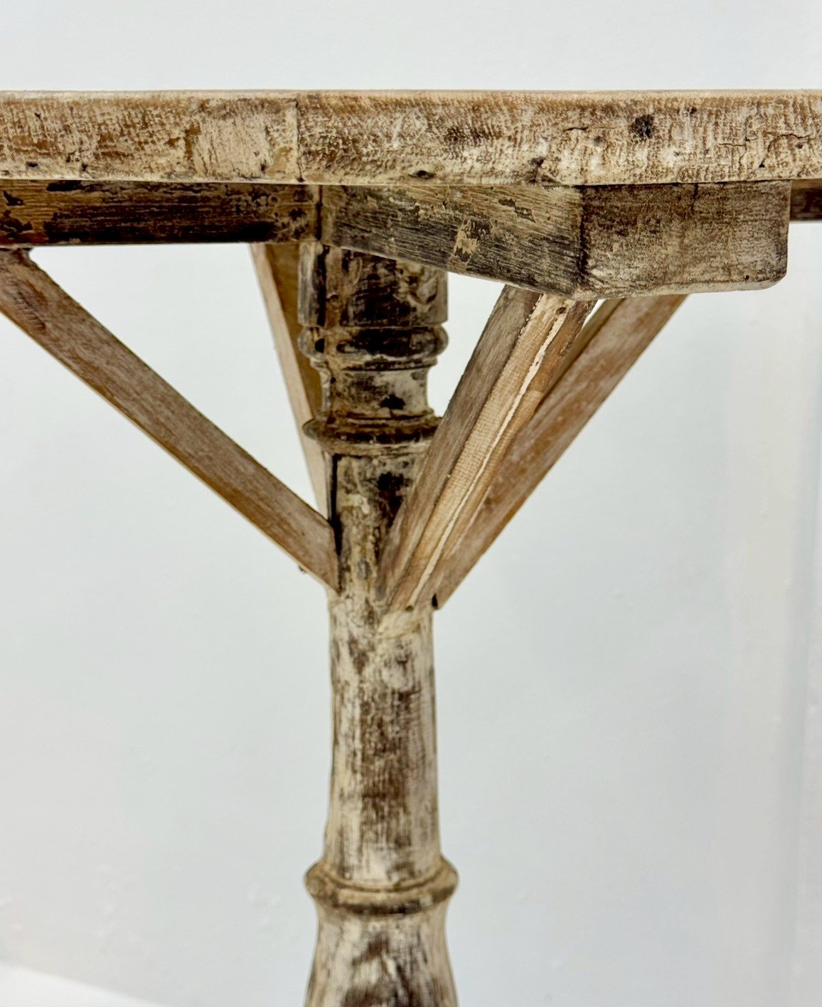  farmhouse side table