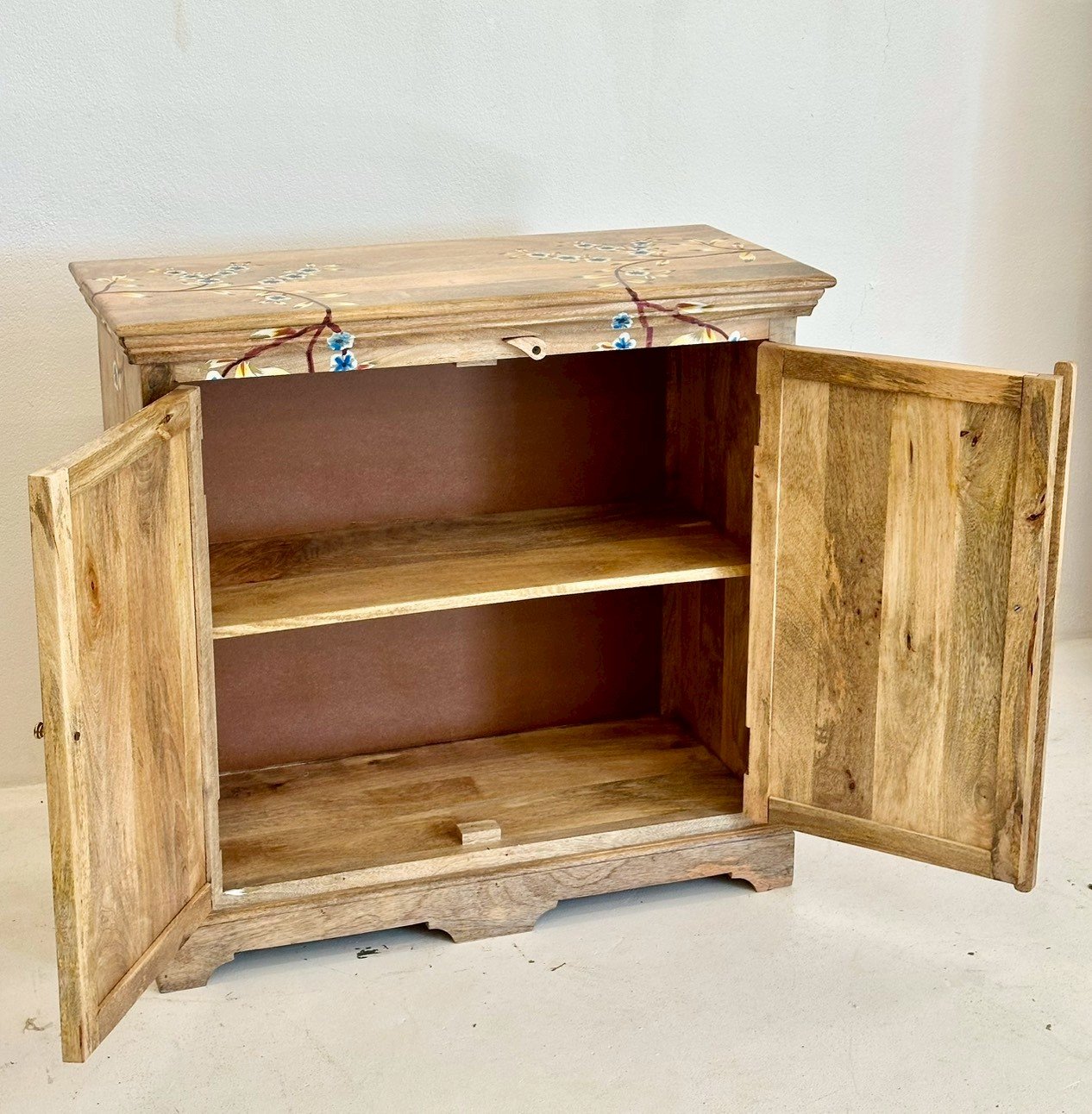 floral cabinet