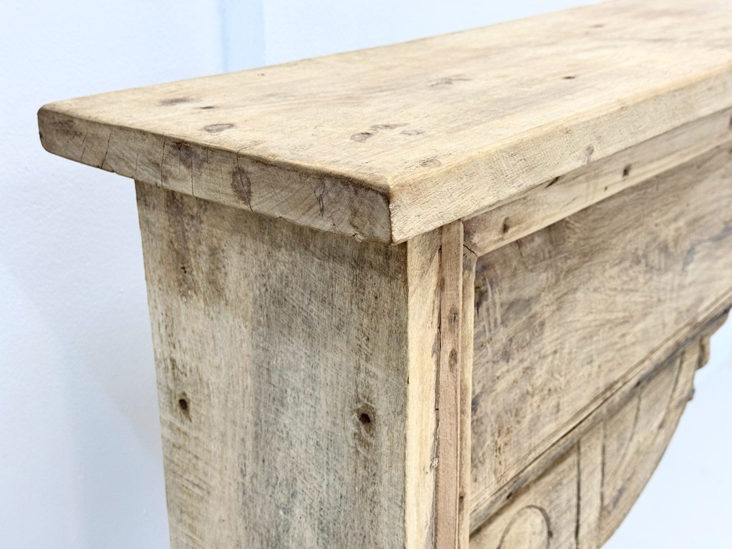 Gilhor Antique Console Table 320 cm – Extra-Long Solid Wood Console with Weathered Light-Washed Finish, Block Legs, Dark Iron Ring Accents, Rustic Architectural Design for Entryways & Grand Corridors - RIVO HOMES