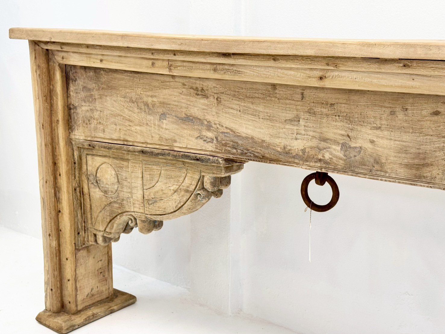 Gilhor Antique Console Table 320 cm – Extra-Long Solid Wood Console with Weathered Light-Washed Finish, Block Legs, Dark Iron Ring Accents, Rustic Architectural Design for Entryways & Grand Corridors - RIVO HOMES