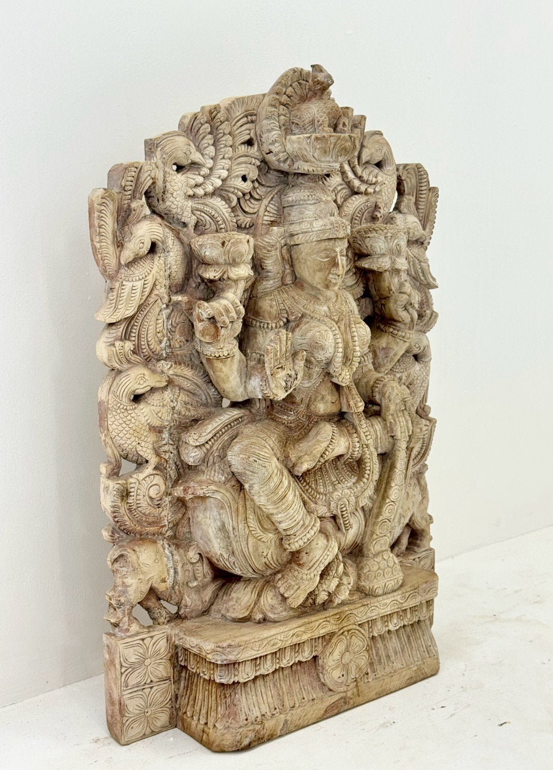 Goddess Lakshmi Hand Carved Statue – Wooden Lakshmi Statue for Mandir and Pooja W64 x D17 x 97 cm - RIVO HOMES