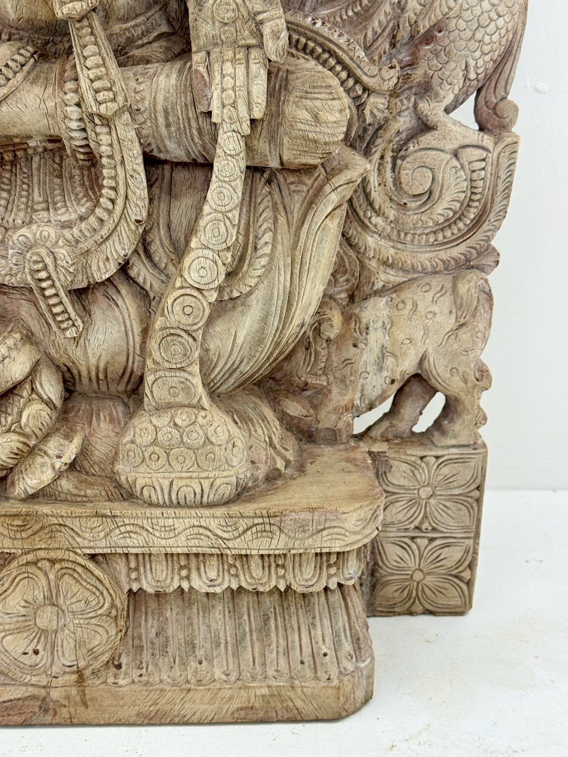 Goddess Lakshmi Hand Carved Statue – Wooden Lakshmi Statue for Mandir and Pooja W64 x D17 x 97 cm - RIVO HOMES