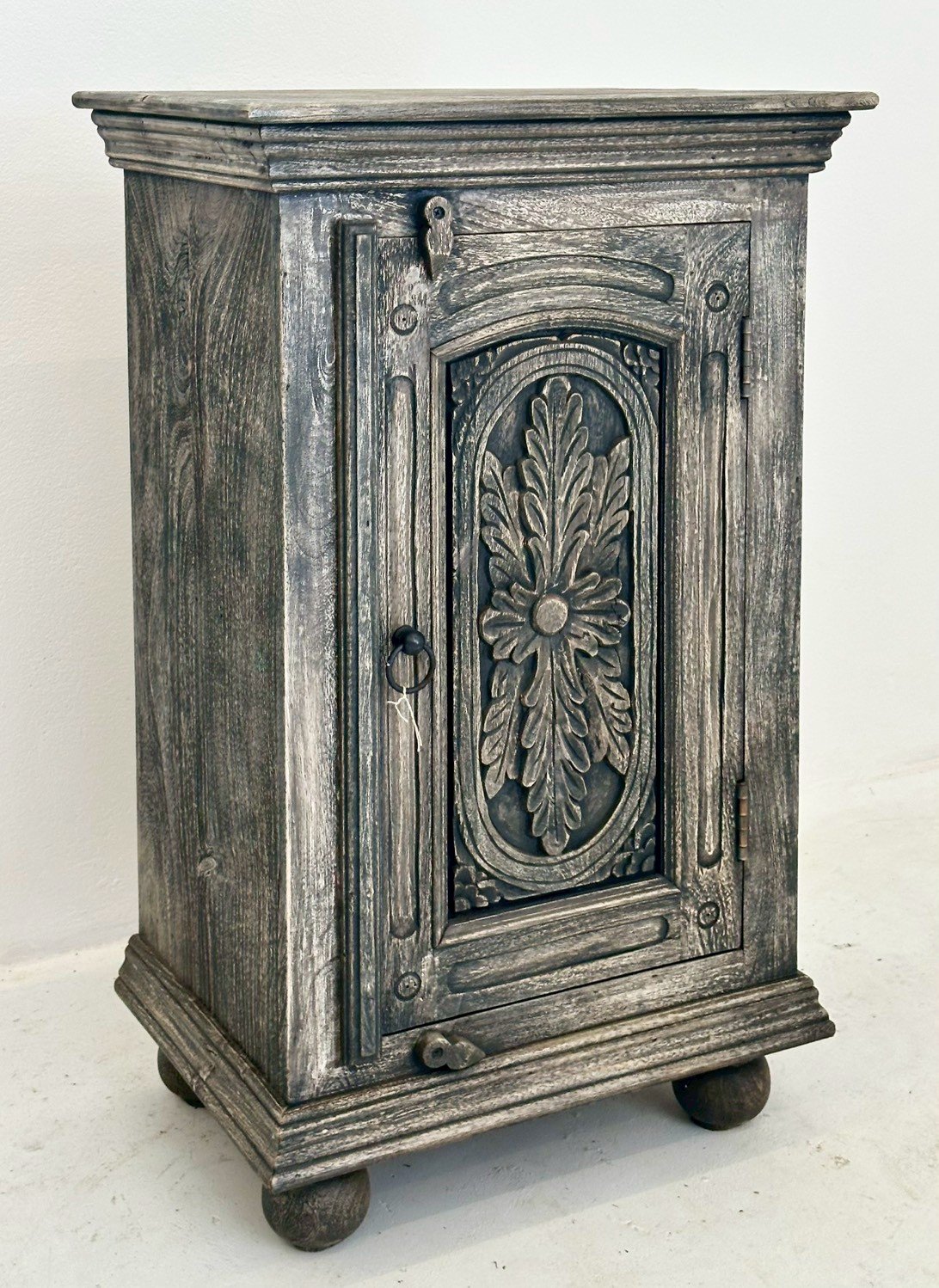 Gothic Carved Bedside – Decorative Bedside Table with Hand-Carved Floral Detail and Weathered Finish W55 x D40 x H90 cm - RIVO HOMES
