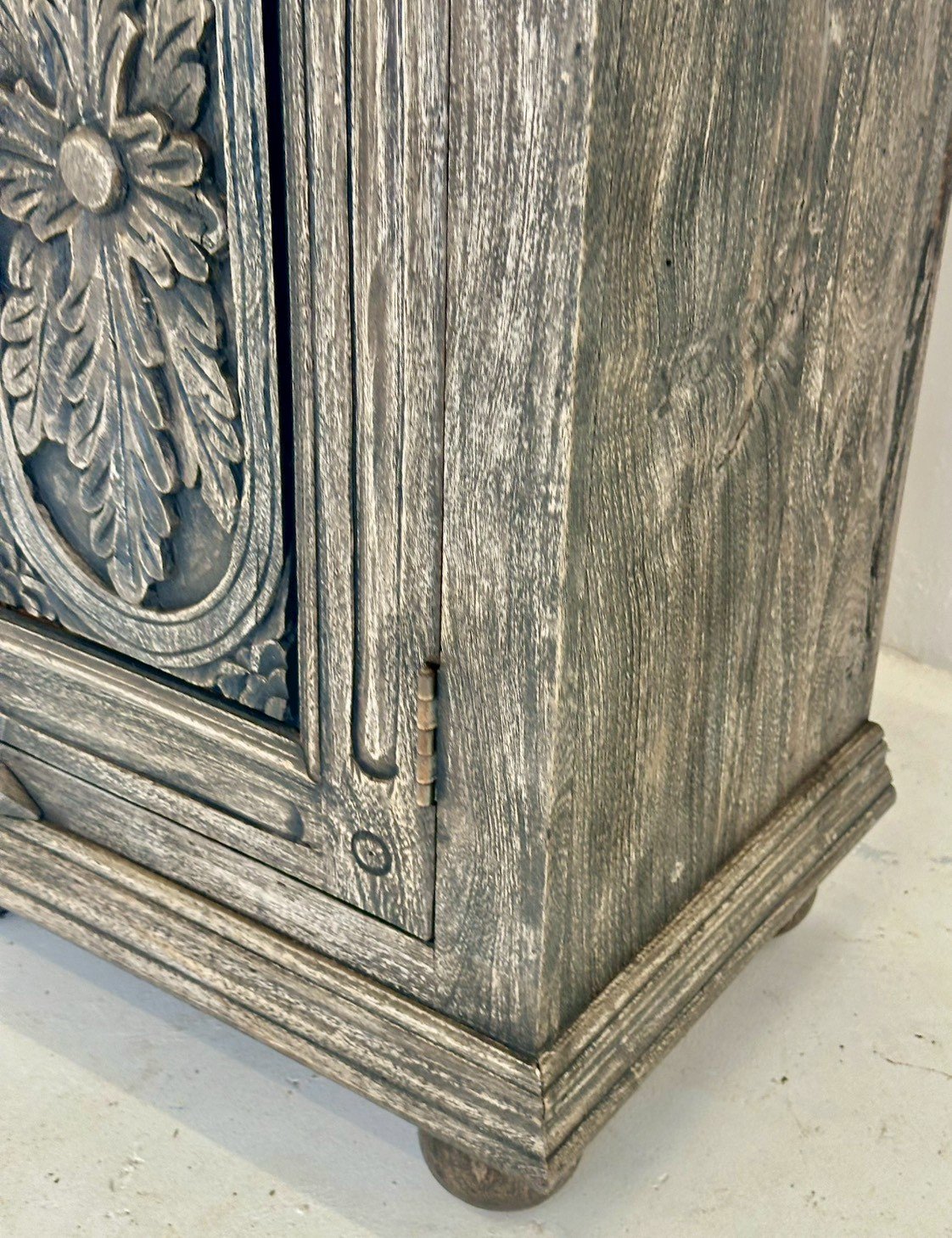 Gothic Carved Bedside – Decorative Bedside Table with Hand-Carved Floral Detail and Weathered Finish W55 x D40 x H90 cm - RIVO HOMES