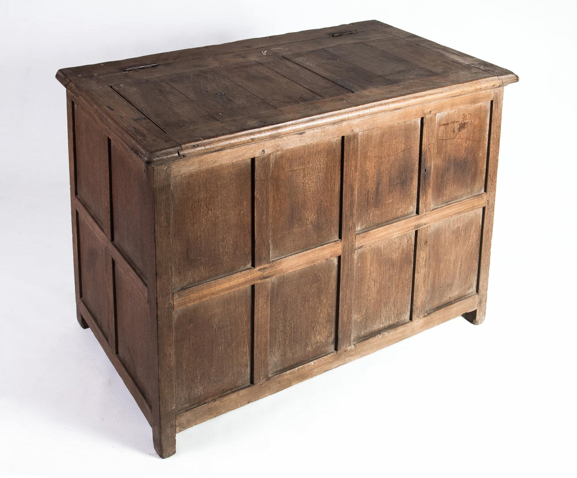 Grid Paneled Wooden Trunk – Wooden Storage Box with Deep Compartmentalized Storage W93 x D46 x H71 cm. - RIVO HOMES