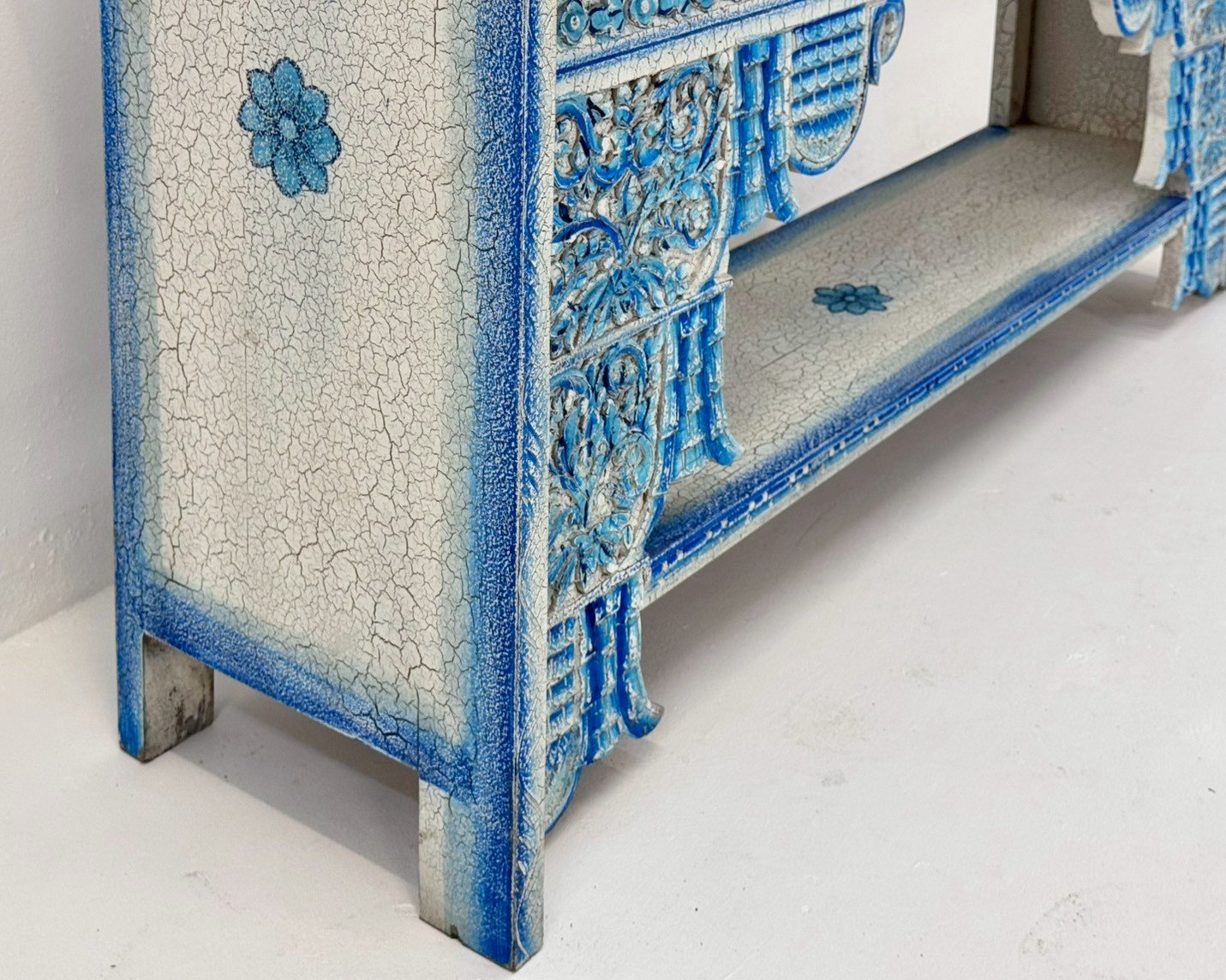 Hail Console Table – Vibrant Teal-Blue Distressed Finish, Intricately Carved Apron with Arches & Openwork, Tapered Legs, Low-Set Open Shelf, Mango Wood, Painted Finish (150 × 38 × 90 cm) - RIVO HOMES