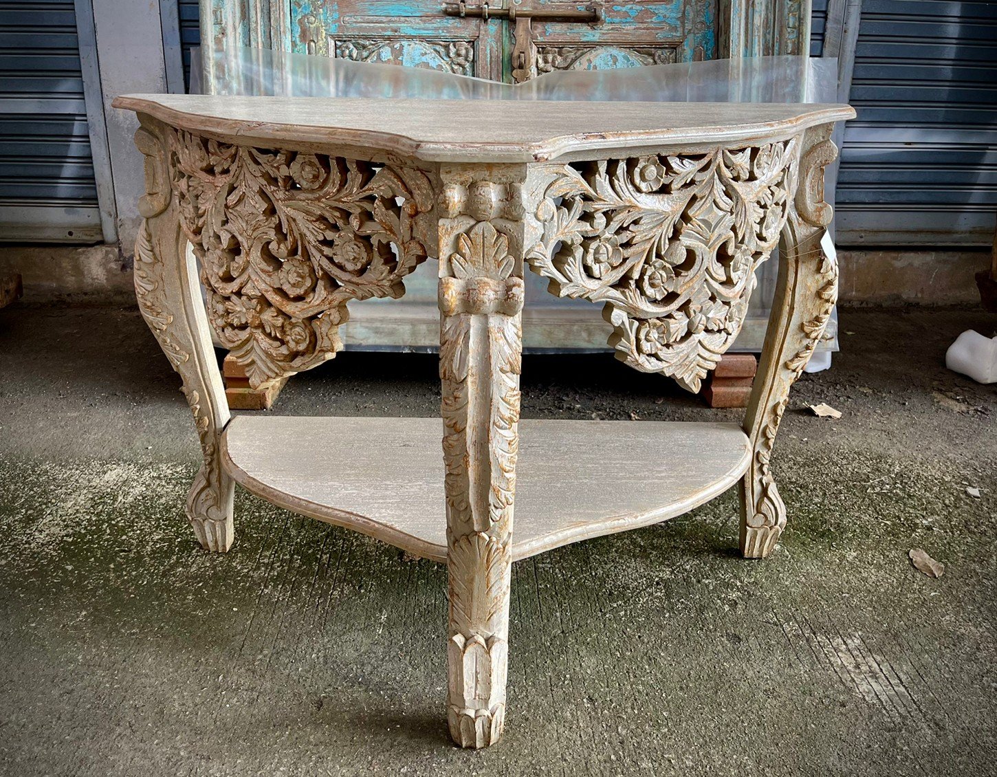 half round table