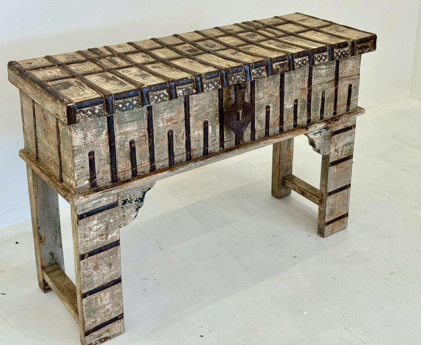 Hybrid Wooden Box Console Table – Wooden Box with Console Storage Design W119 x D42 x H82 cm - RIVO HOMES
