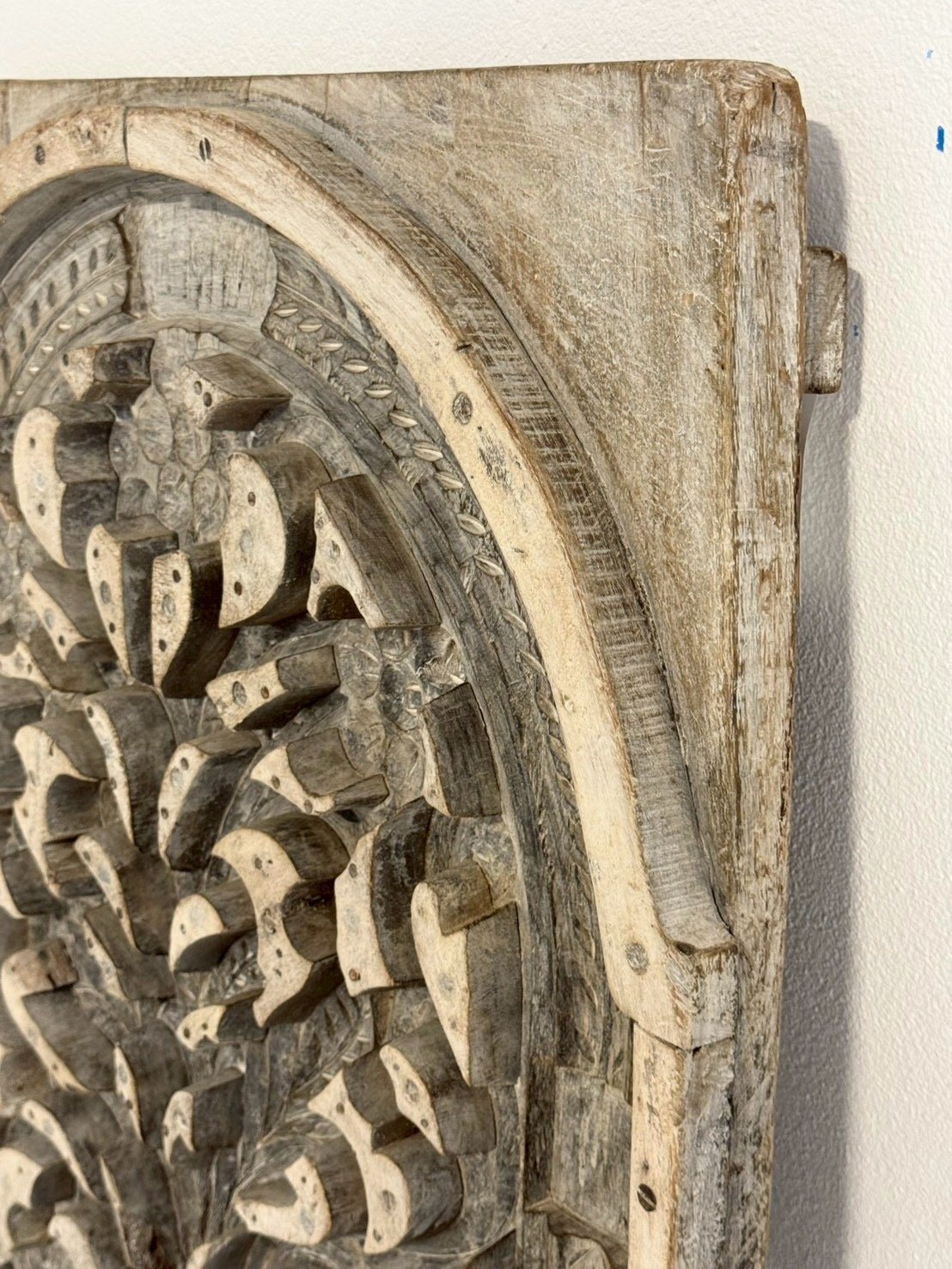 Jarokha Lattice Wooden Panel – Hand Carved Wood Panel with Arched Frame W64 x D10 x H83 cm - RIVO HOMES