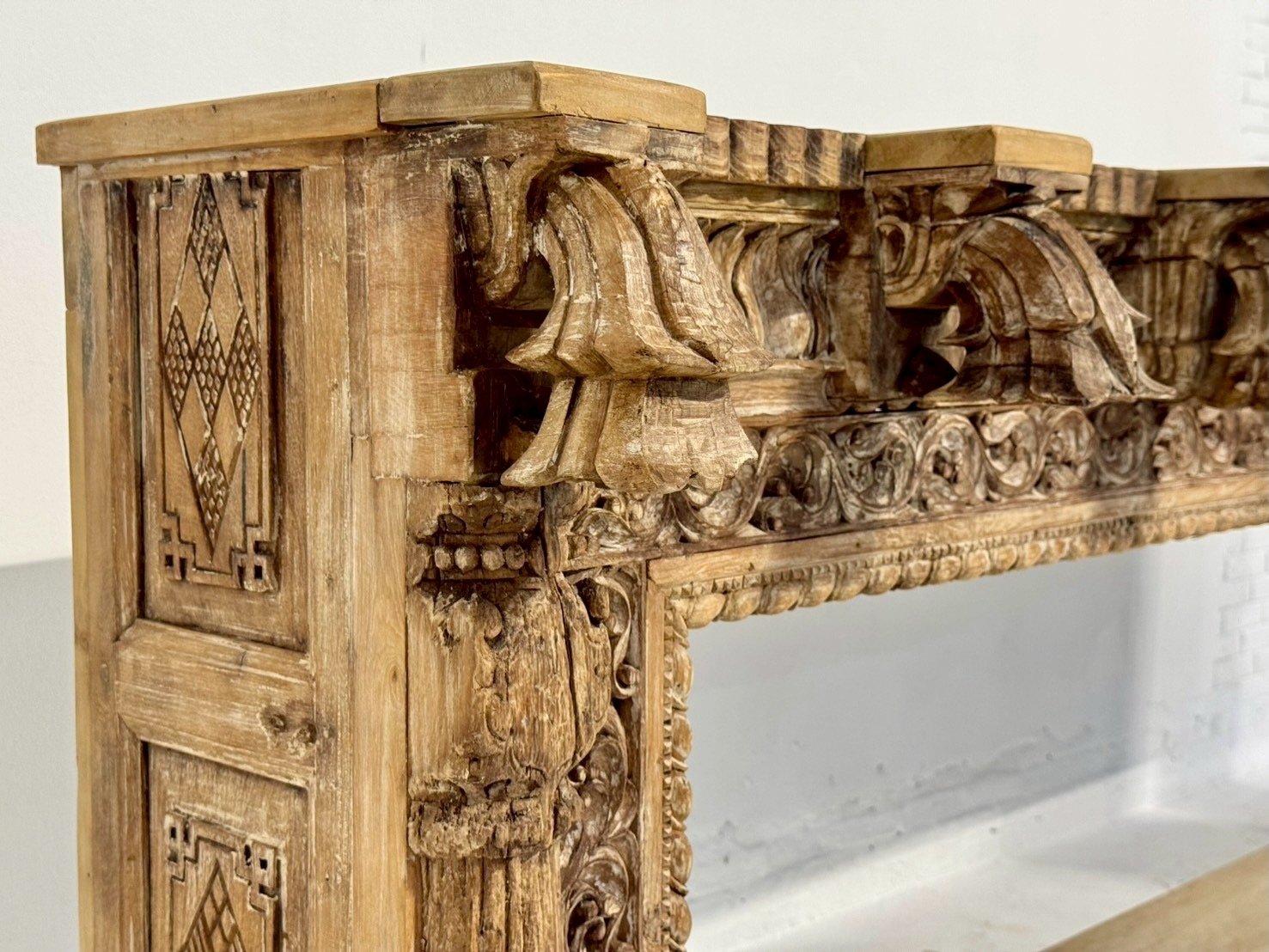 Karigari Handcarved Console Table – Handcarved Front Console Table with Open Shelf W244 x D45 x H93 cm - RIVO HOMES