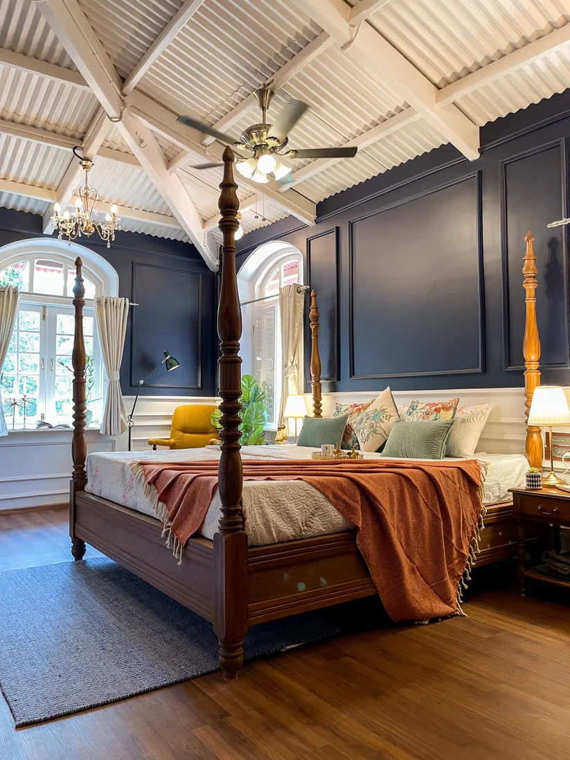 king size poster bed