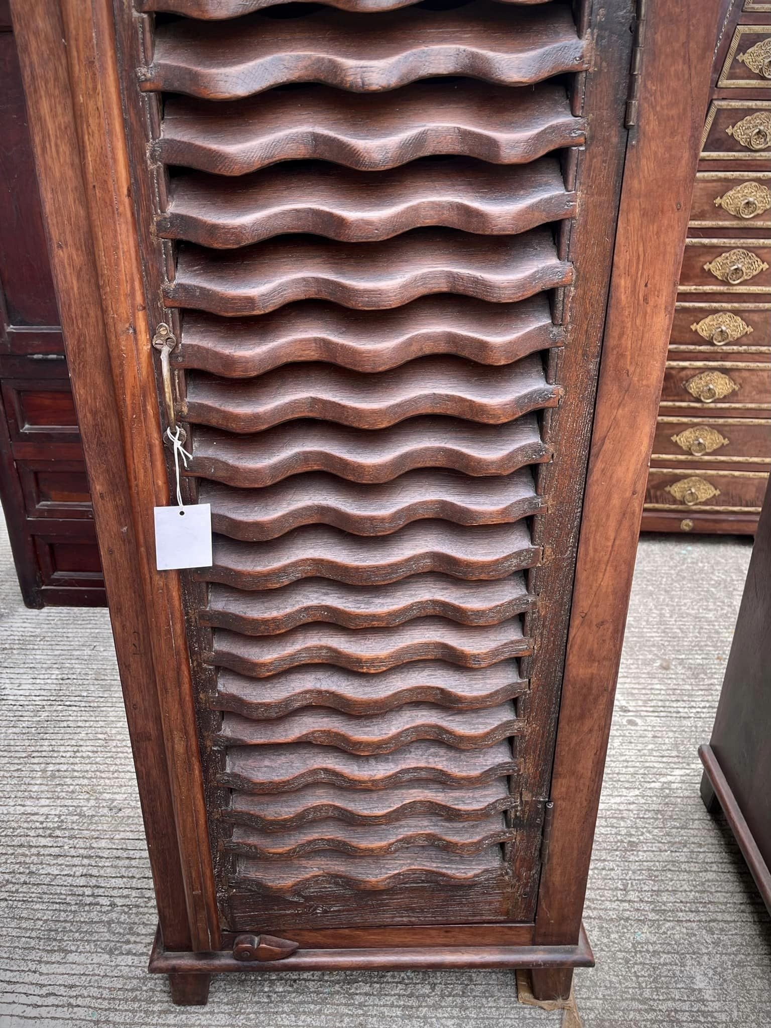 Louvered Front Door Cabinet – Wooden Dark Cabinet with Wavy Louvered Design - RIVO HOMES
