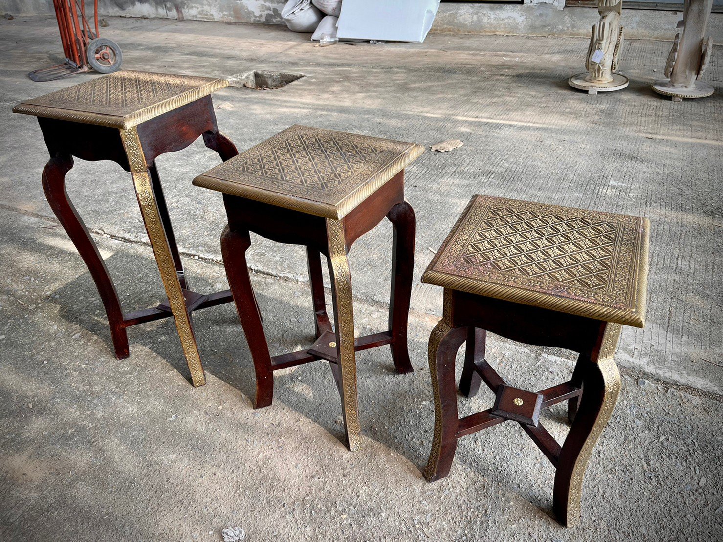 nesting side tables