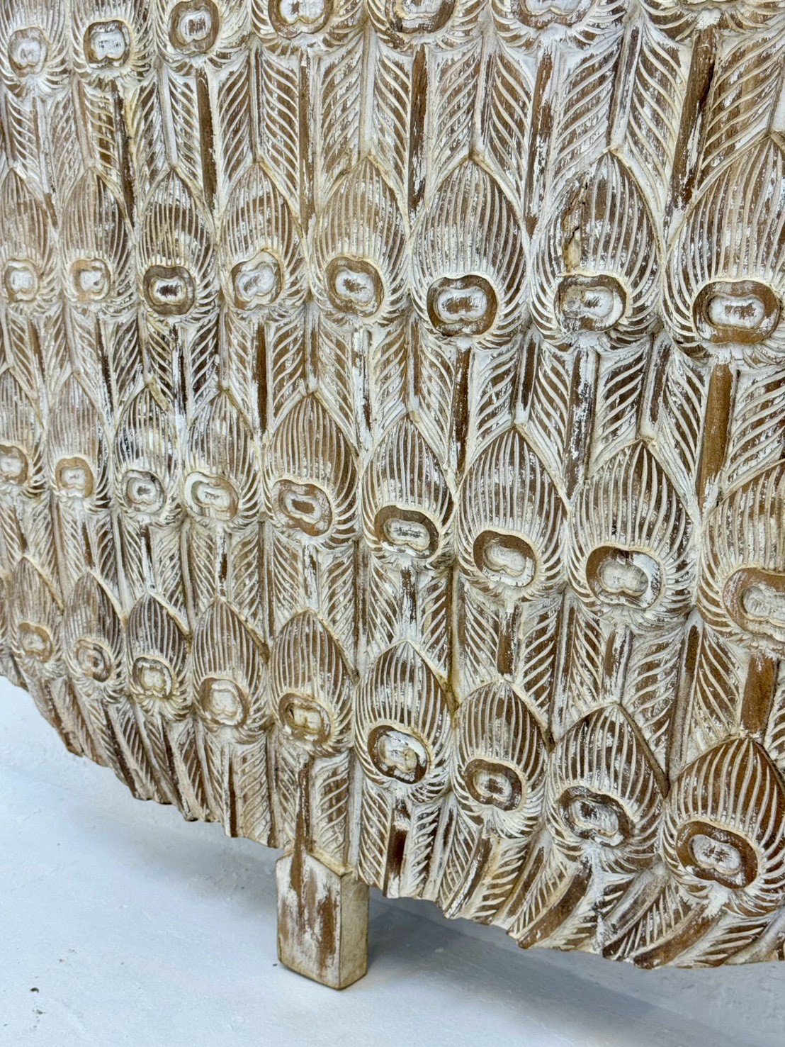 Peacock Carved Panel – Circular Wooden Wall Art, Intricate Peacock Tail Feather Design, Light Distressed White-Washed Finish,115 × 117 cm - RIVO HOMES
