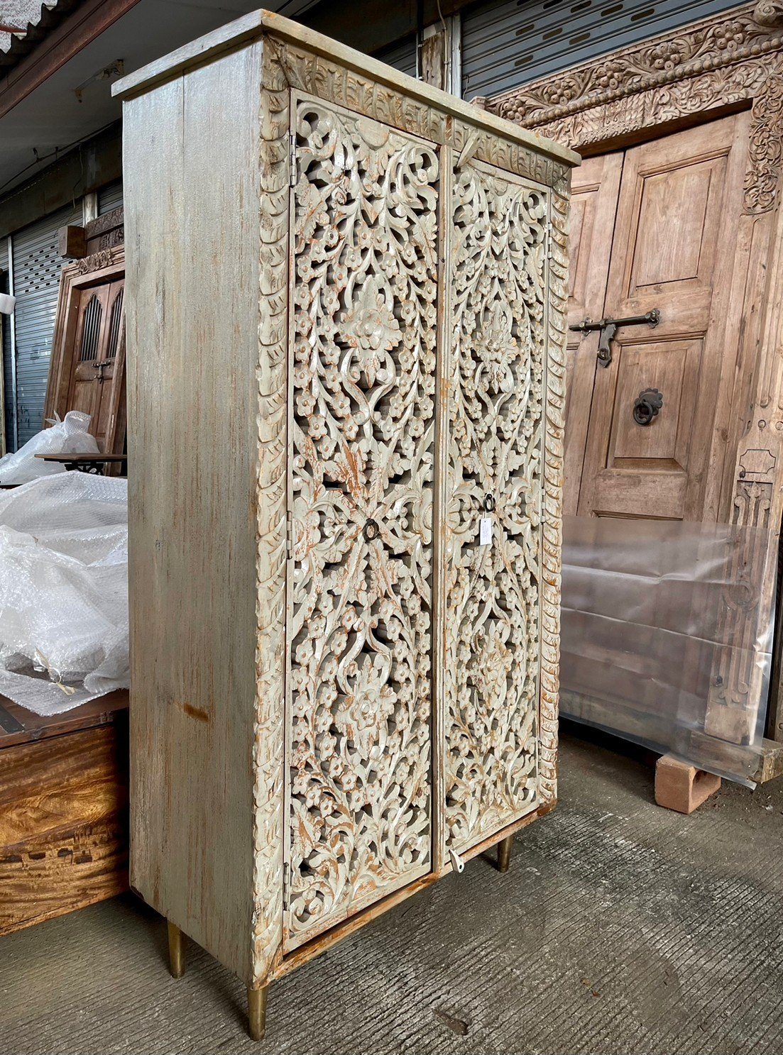 Perforated Carved Doors Cabinet – Floral Carved Door Cabinet with Distressed White Patina W89 x D43 x H166 cm - RIVO HOMES